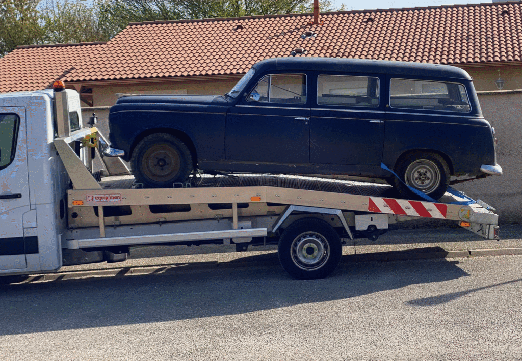 Arrivée de la peugeot 403 pour création du meuble 403 tireuse à bière